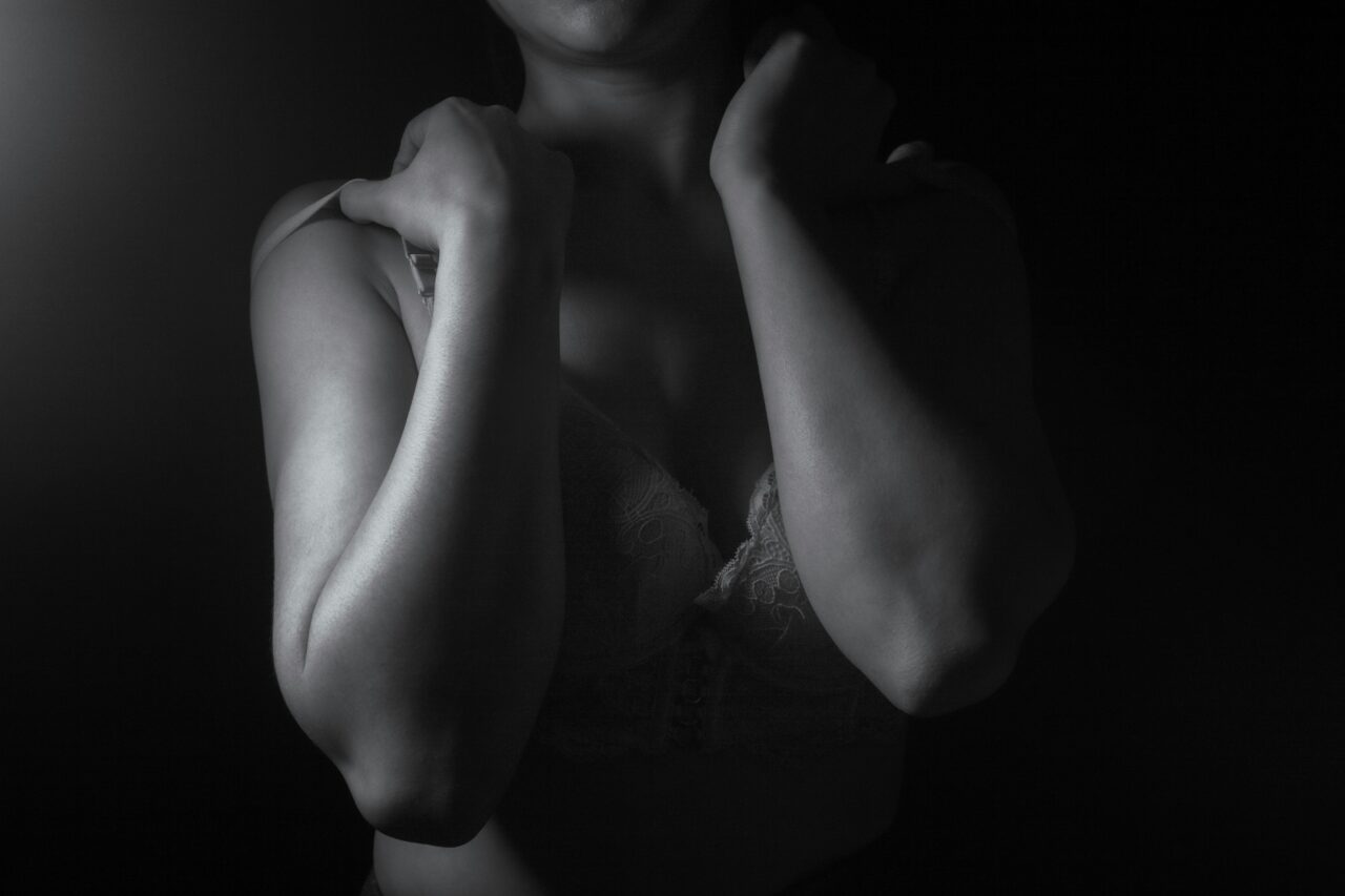 Renaître en Femme Fatale : Cultiver Confiance et Charisme