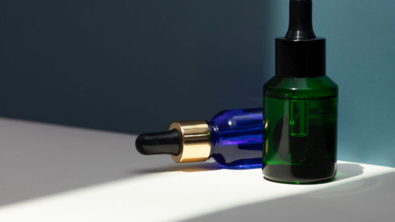 Flacon verre 30 ml : pourquoi ce format s&rsquo;impose pour les sérums et les huiles